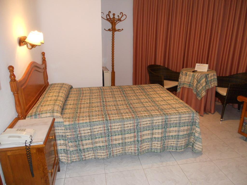 Hotel Paris ลันจารอน ภายนอก รูปภาพ